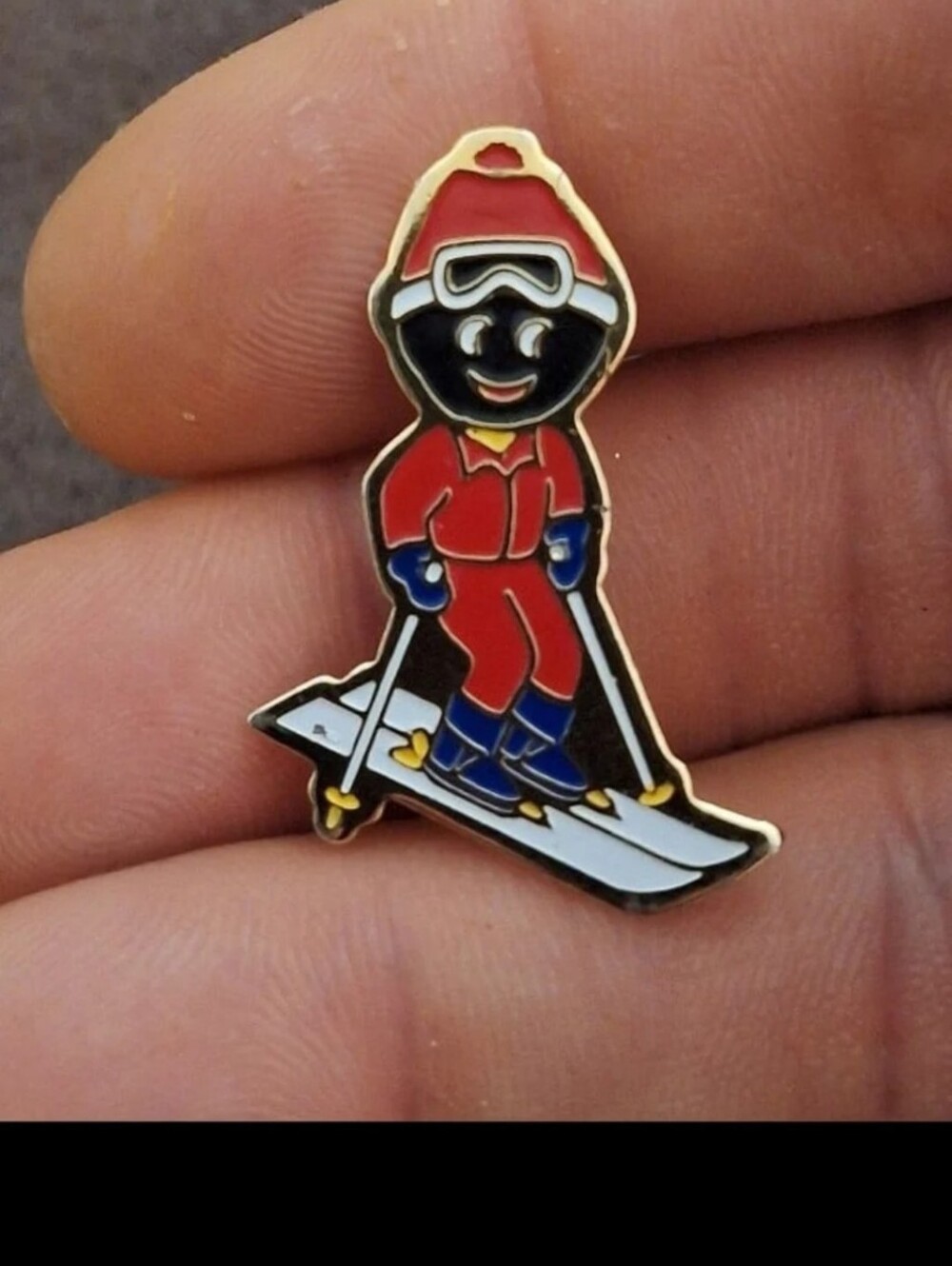 Rare HTF Gold Tone 1990's Robertsons Golly Skier Badge Enamel Pin.
